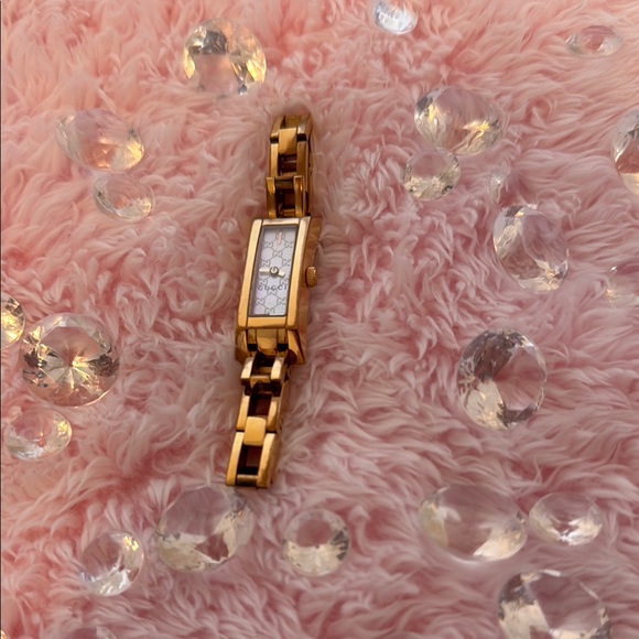 AUTHENTIC GUCCI Square Face Watch Ladies - Picture 1 of 8